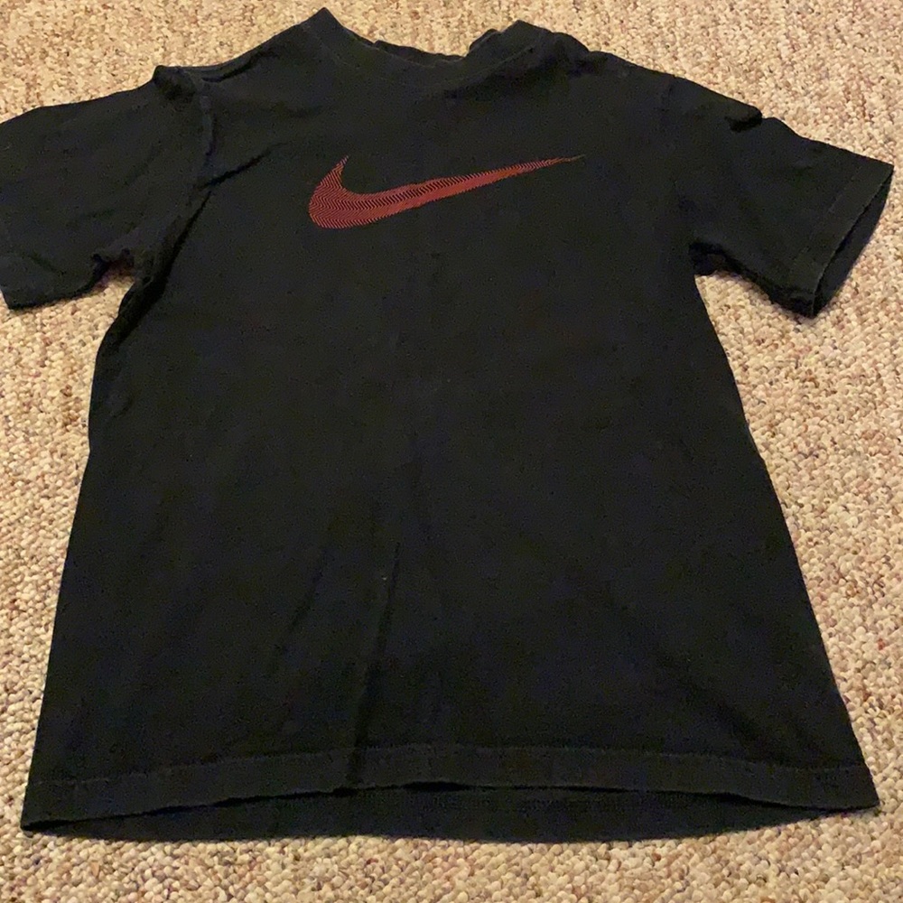 Boys Nike tshirt youth medium